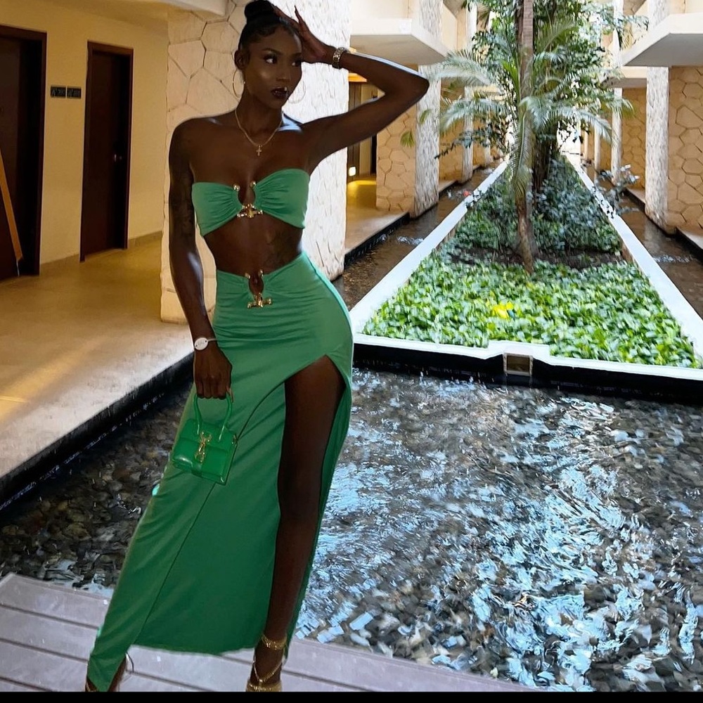 Green 2-Piece Skirt Set